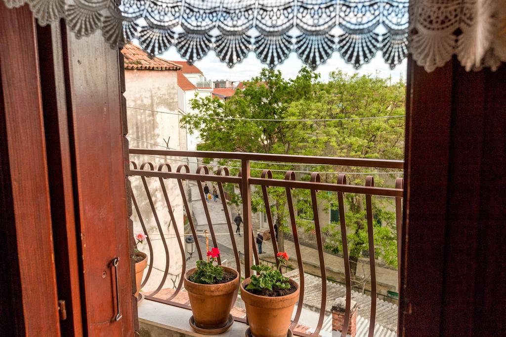 Royal Antique * Split
